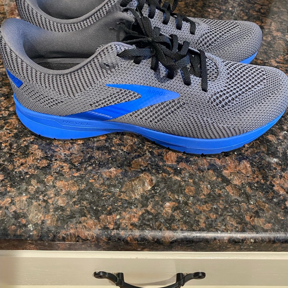 Brooks Men Revel 5 NWB